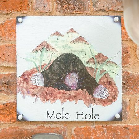 Mole Hole Apartment Towcester Exterior photo